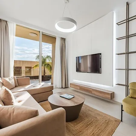 Seaside Retreat Coast By Pikhost Villa *