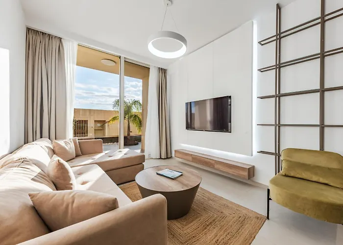 Seaside Retreat Coast By Pikhost *