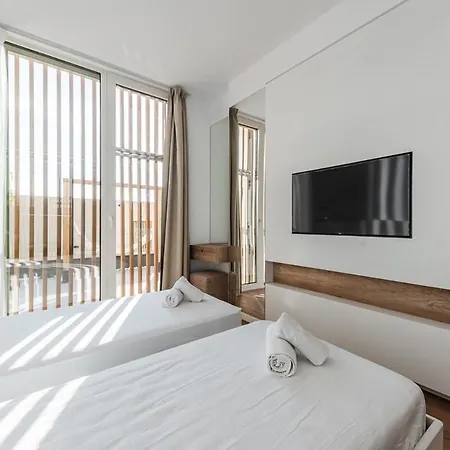 Seaside Retreat Coast *