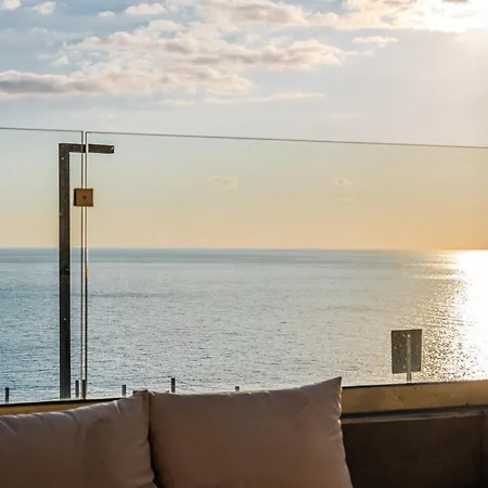 Seaside Retreat Coast By Pikhost *