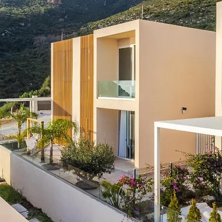 Seaside Retreat Coast By Pikhost Villa