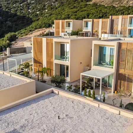 Seaside Retreat Coast By Pikhost *