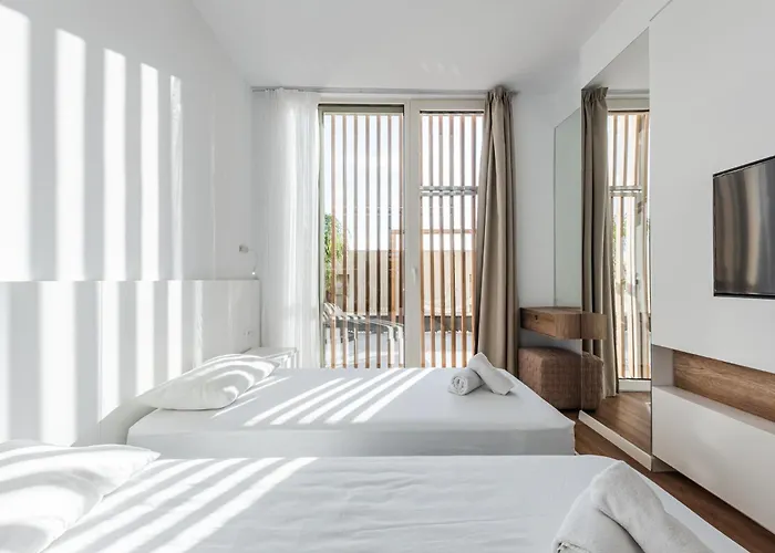Seaside Retreat Coast By Pikhost Villa
