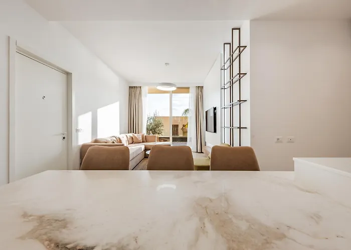Seaside Retreat Coast By Pikhost Villa