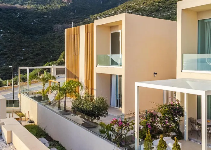 Seaside Retreat Coast By Pikhost Villa