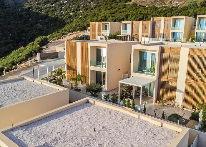 Seaside Retreat Coast By Pikhost *